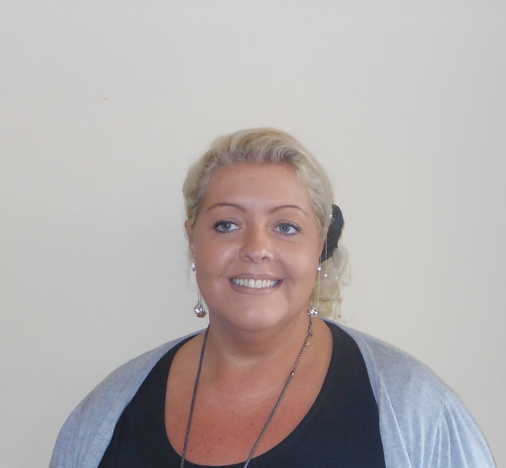 Claudia, Hairstylistin Damen